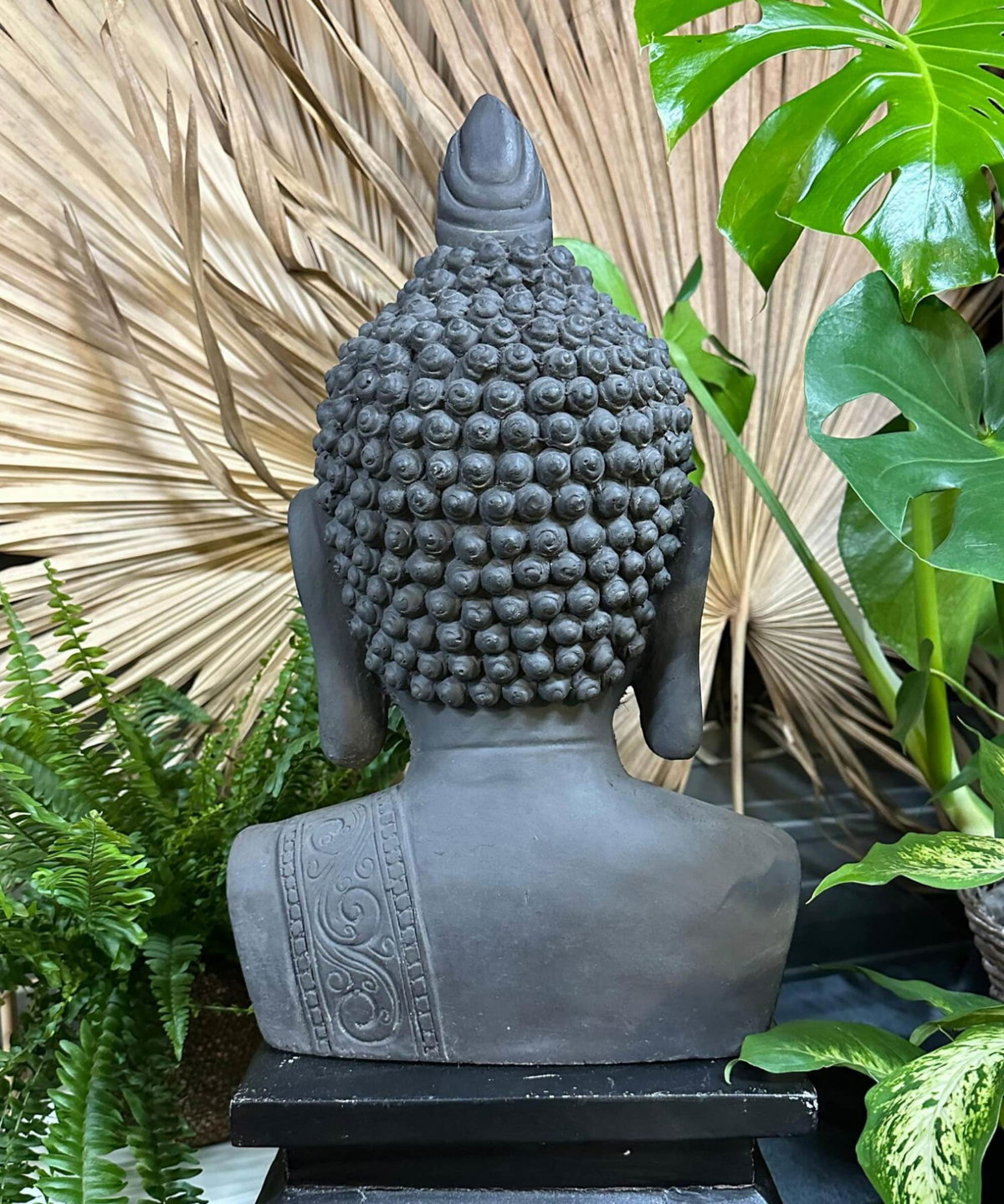 Statue de Bouddha en bronze d'Asie allonge sur son trône | €290