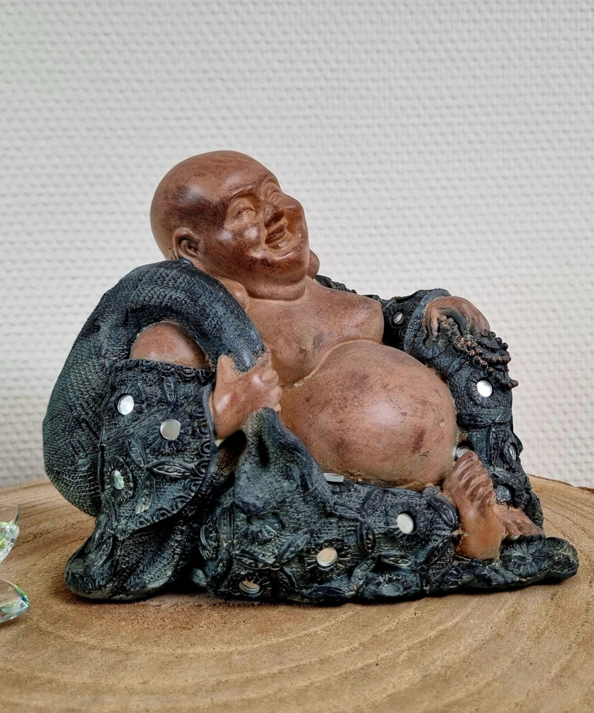 Lachende Boeddha beeld kopen voor binnen met hoogte 30cm