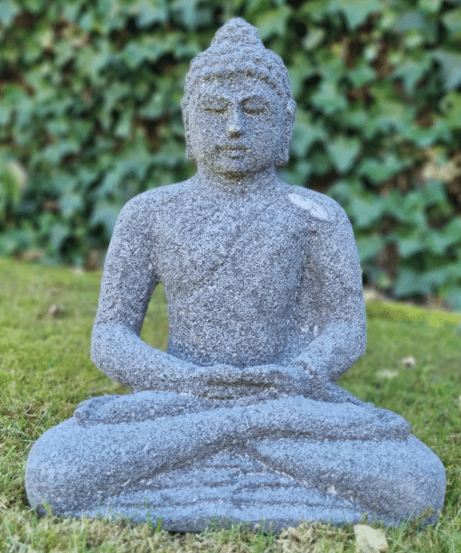Zittende lavasteen Boeddha 40cm