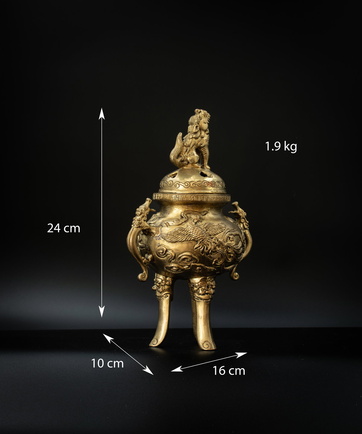 Een Chinese Driepotige Bronzen Wierookbrander Met Deksel In Jade En Hout Gedateerd 1477 Chenghua