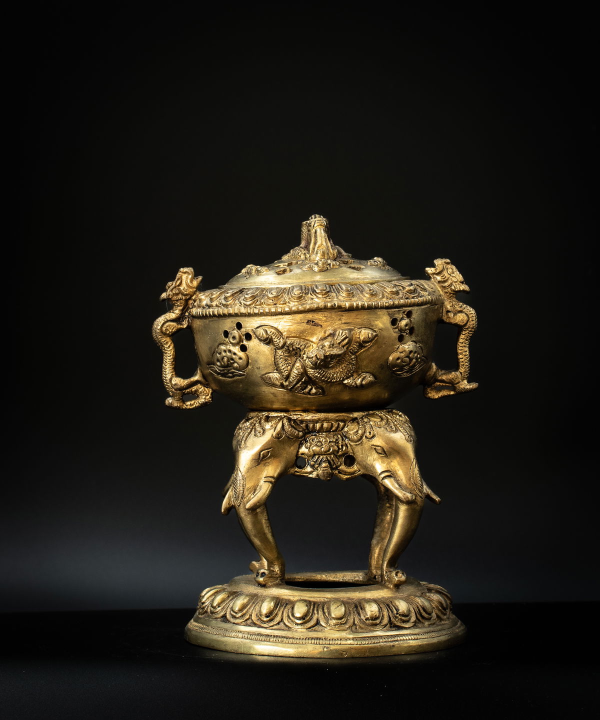 中国　古銅　雷文　神獣持ち手　匜　爵杯　C　5920 中国 古銅 雷文 神獣持ち手 匜 爵杯 C 5920 - メルカリ